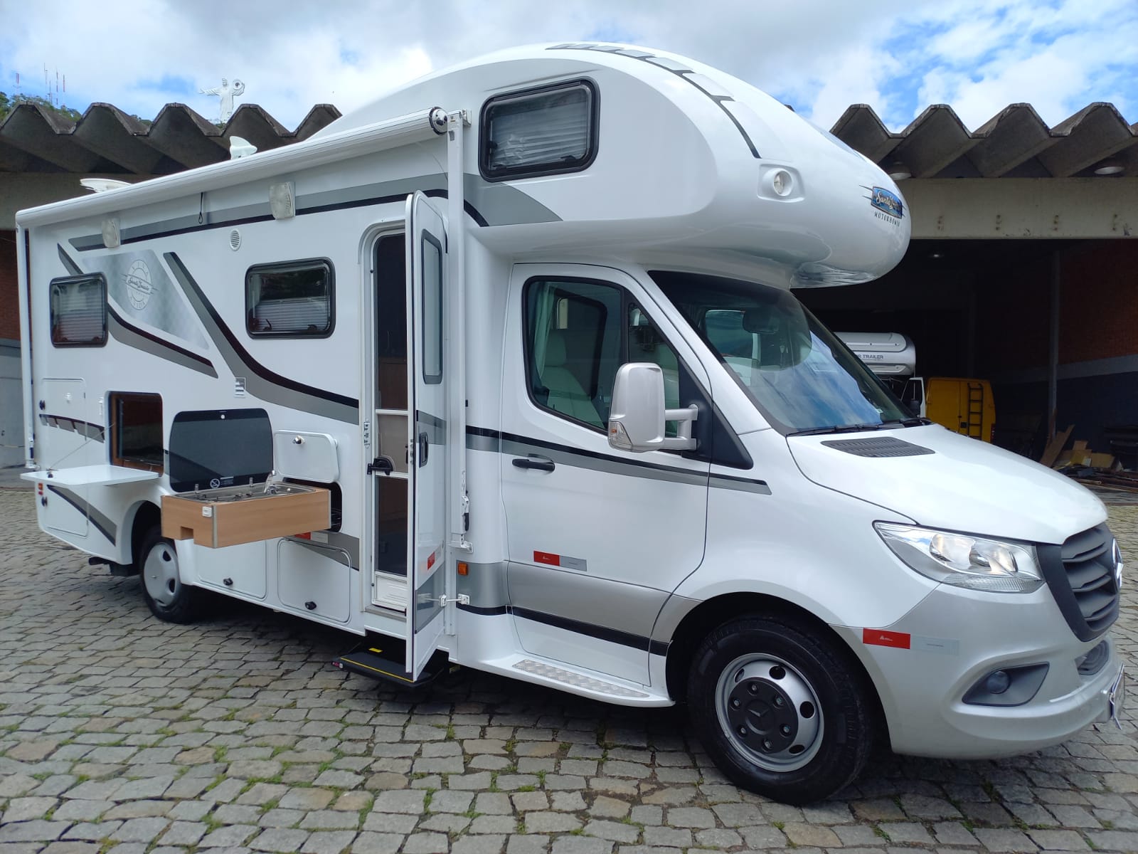 MOTORHOME VICTORIA MP Motorhomes